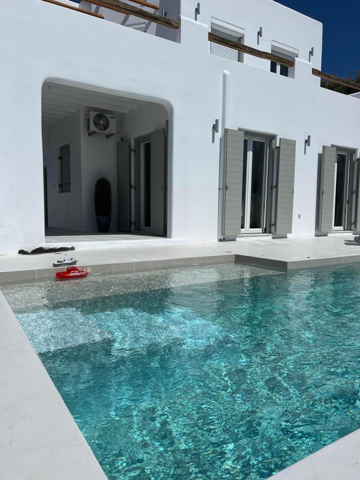 Villa White