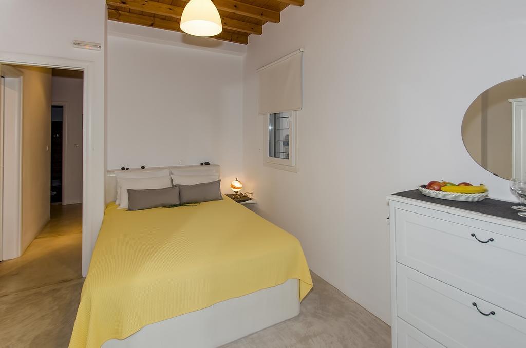 White Villa Adamantas (Milos)